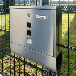 Briefkastenhalter für Doppelstabmatten in verschiedenen Ausführungen